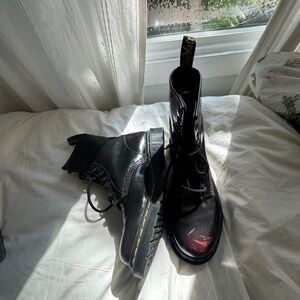 Great condition, only worn a once. Size 9. Light scuffing on toe of left shoe.